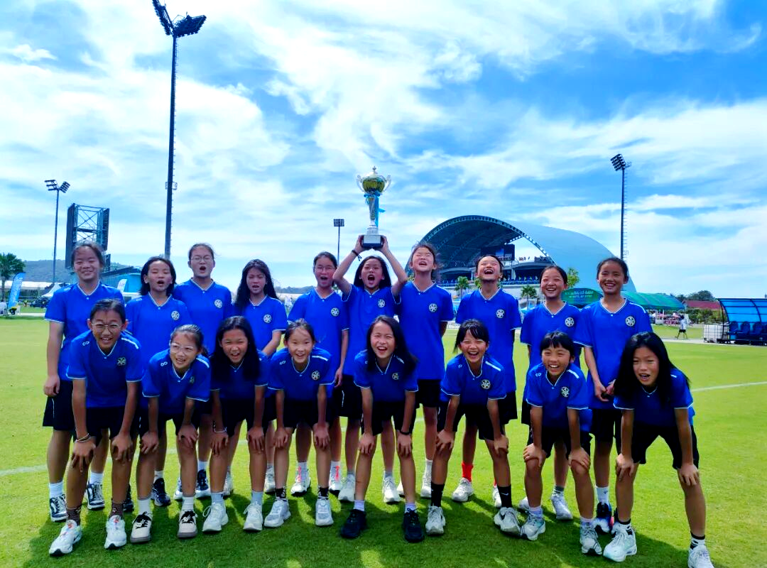 aoa体育视频-关于足球场上，女运动员们绽放璀璨风采的信息