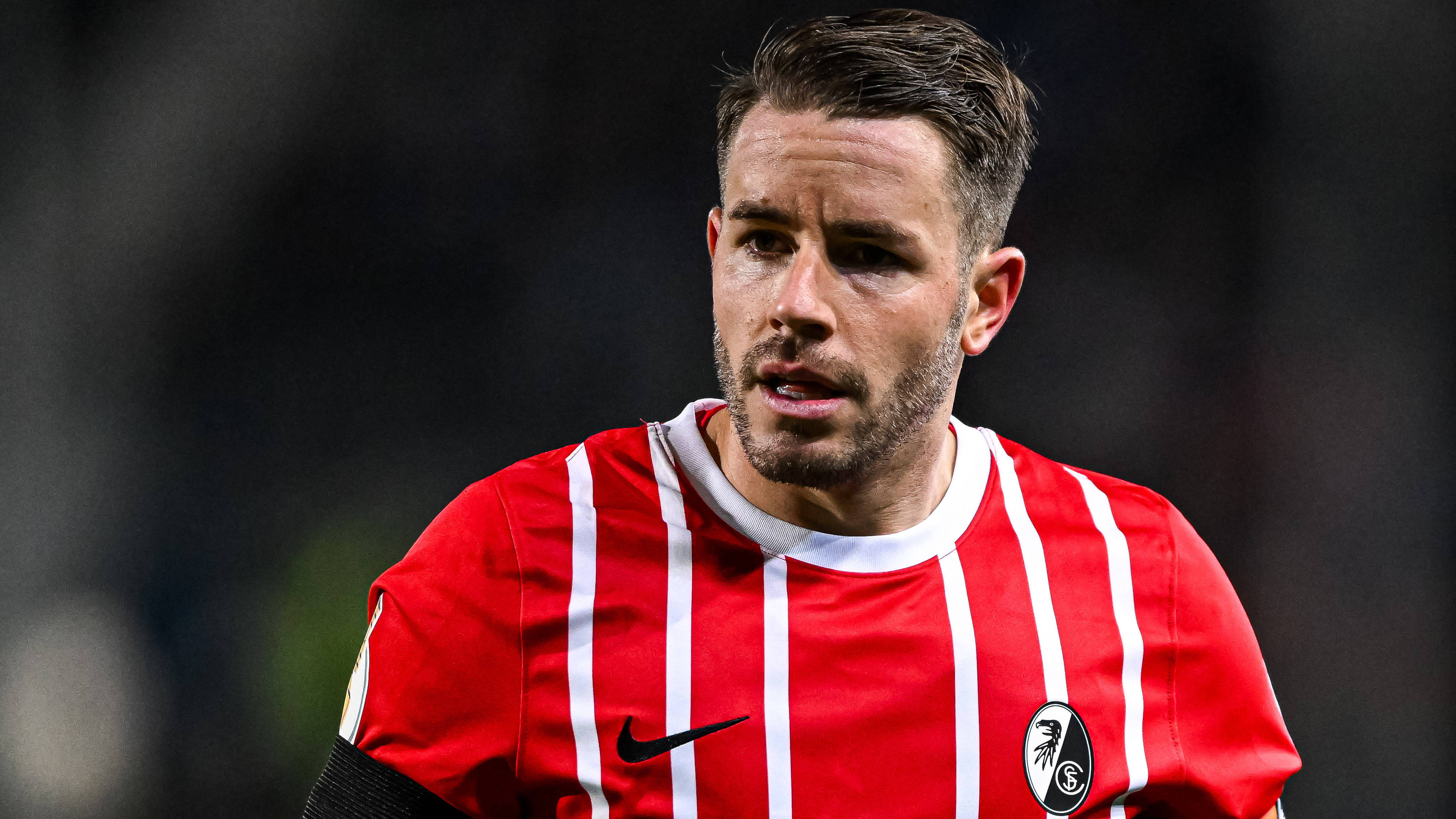 aoa体育教练-包含沃尔夫斯堡主场告捷，继续保持不败纪录的词条