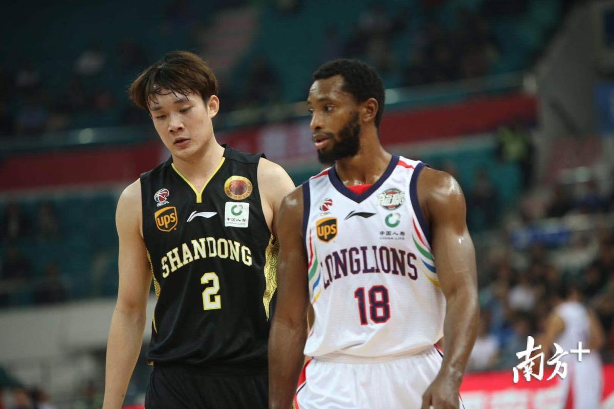 江苏男篮战胜强敌，排名上升