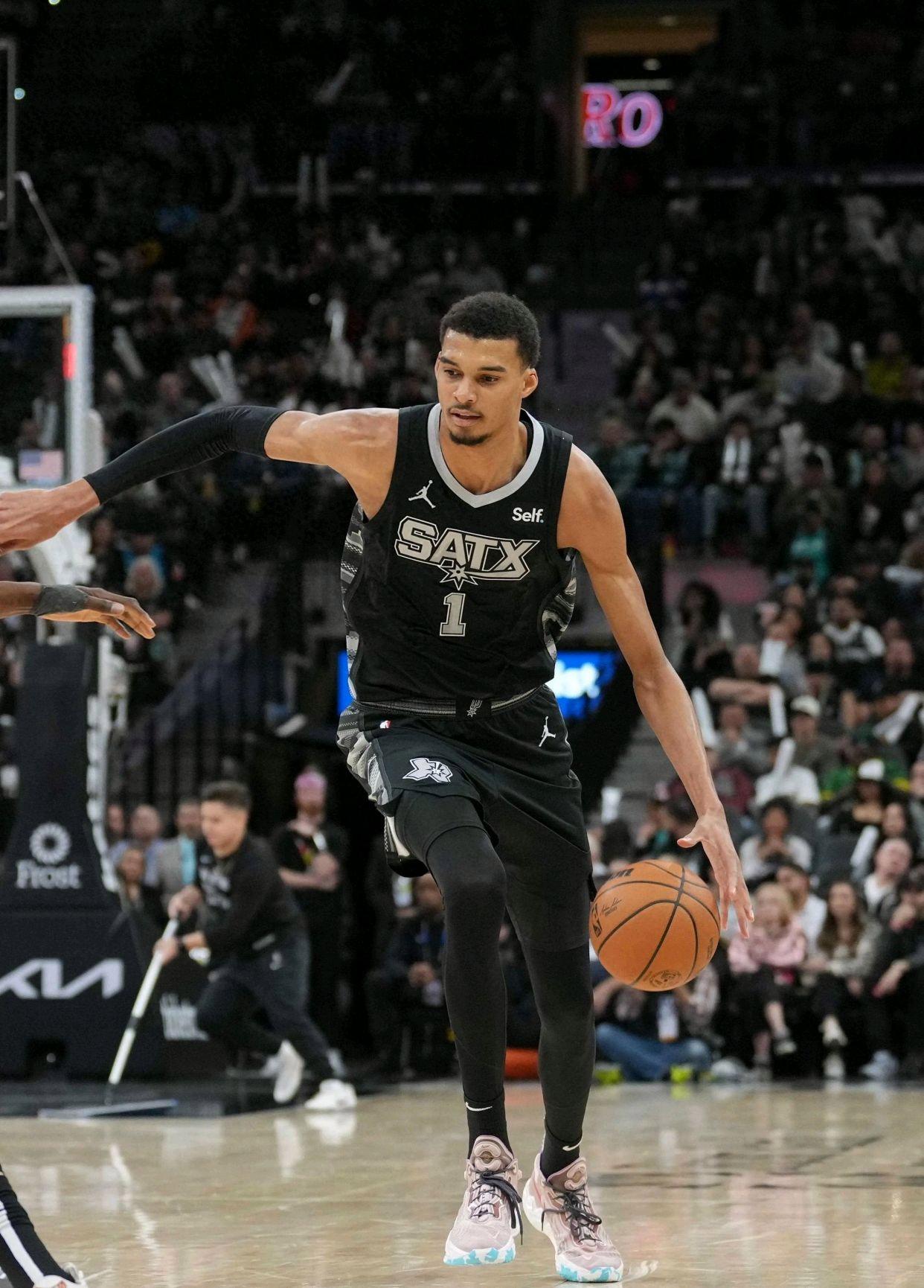 马刺后卫米尔斯因膝盖伤势可能赛季报销,球队或需新援加强深度阵容的简单介绍 马刺后卫米尔斯因膝盖伤势可能赛季报销,球队或需新援加强深度阵容的简单介绍