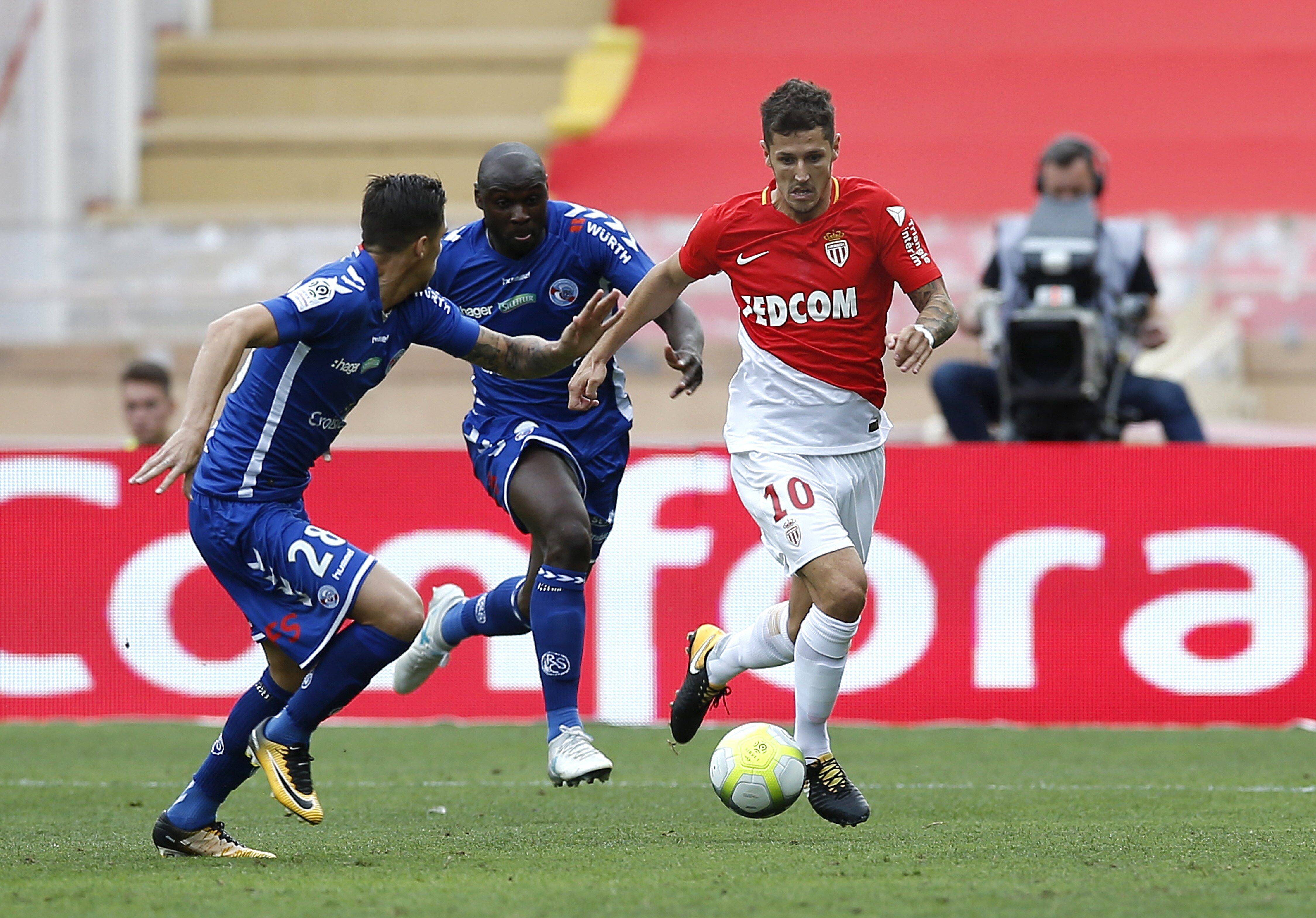 意甲赛场精彩对抗:球员全力以赴拼争胜的简单介绍 意甲赛场精彩对抗:球员全力以赴拼争胜的简单介绍